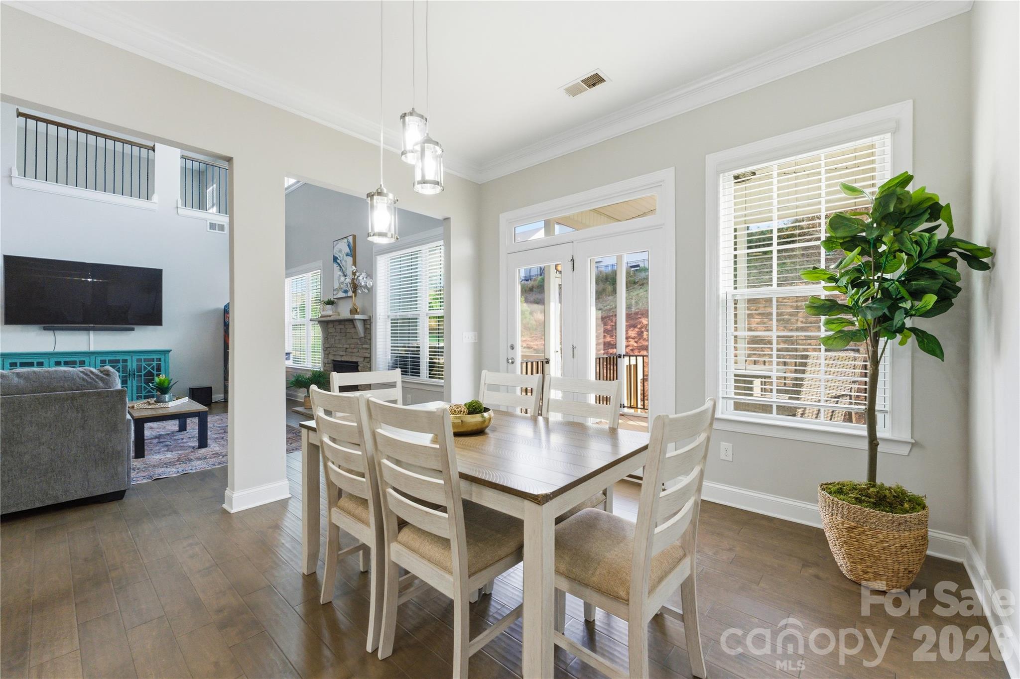 194 Forsythia Lane