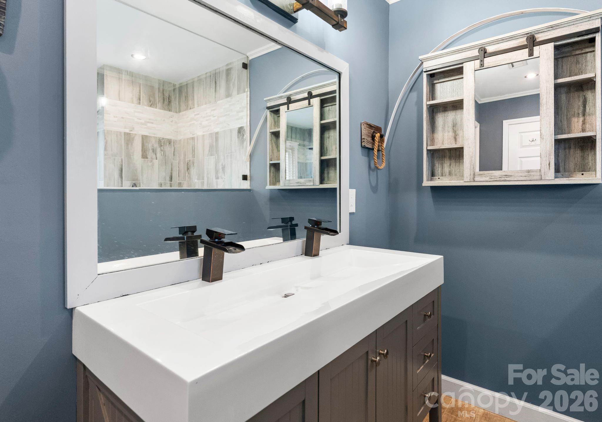 22 31st Avenue Court NE