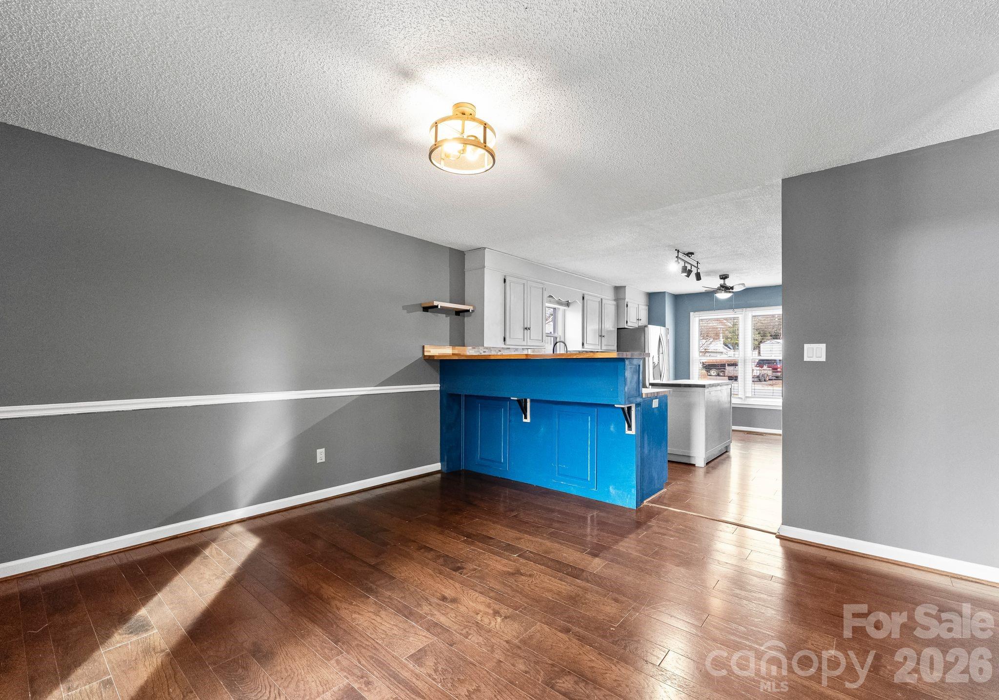 22 31st Avenue Court NE