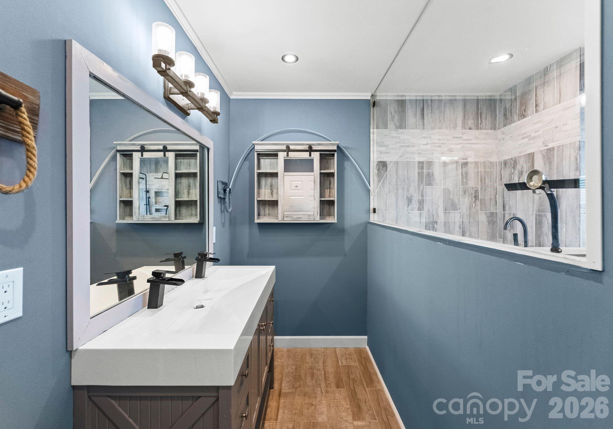 22 31st Avenue Court NE