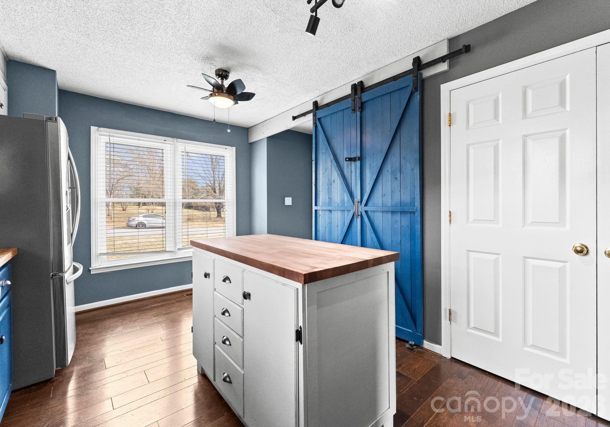 22 31st Avenue Court NE