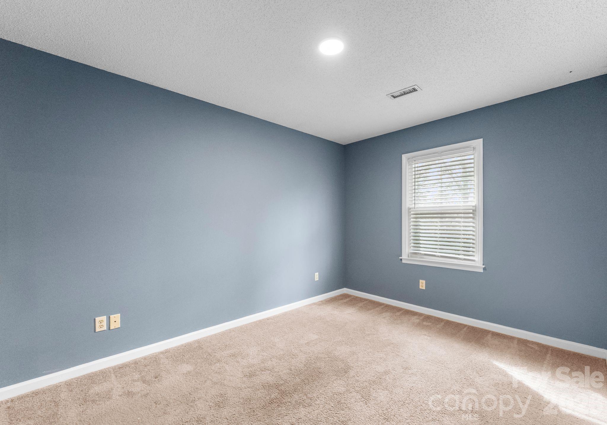 22 31st Avenue Court NE