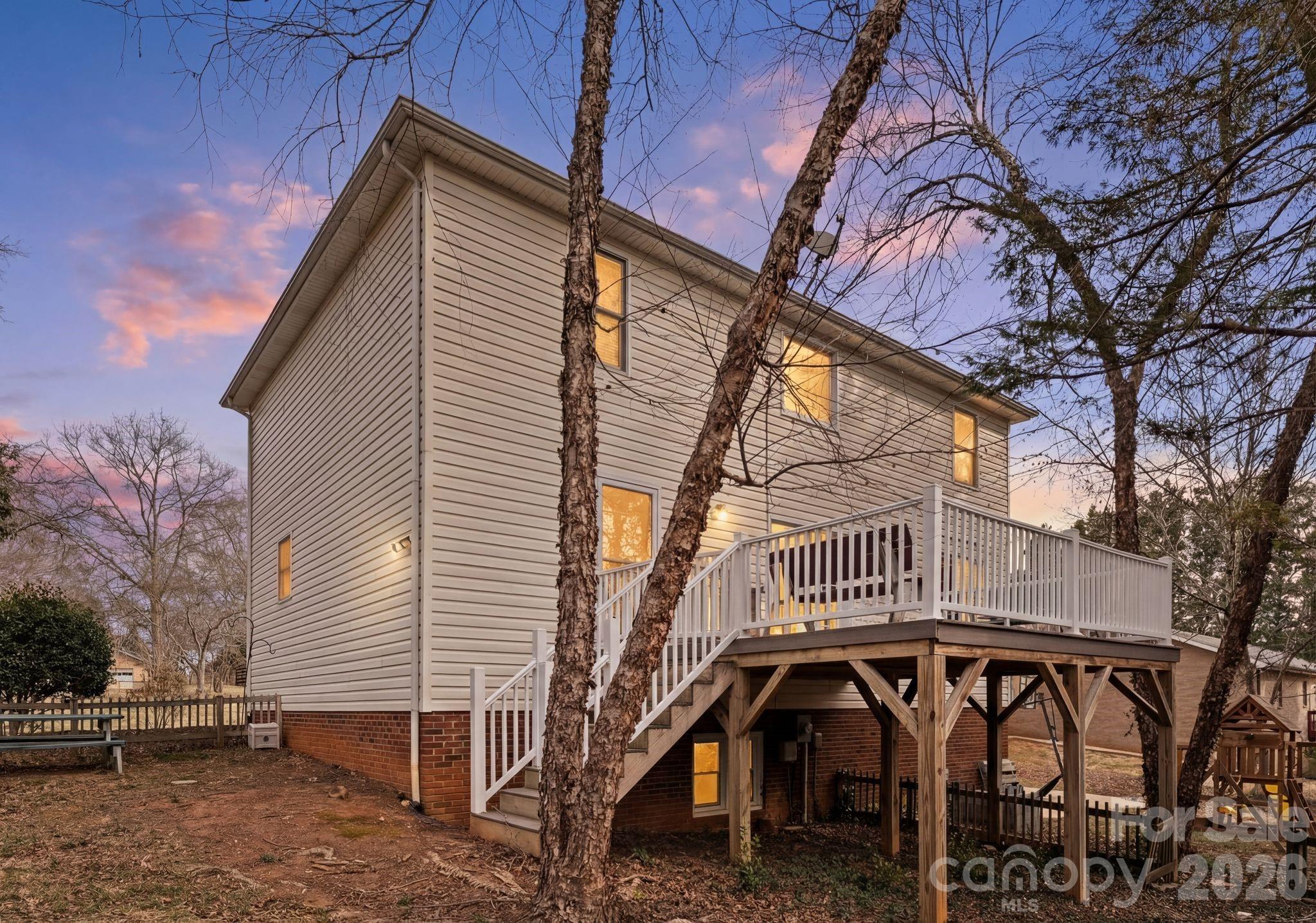 22 31st Avenue Court NE