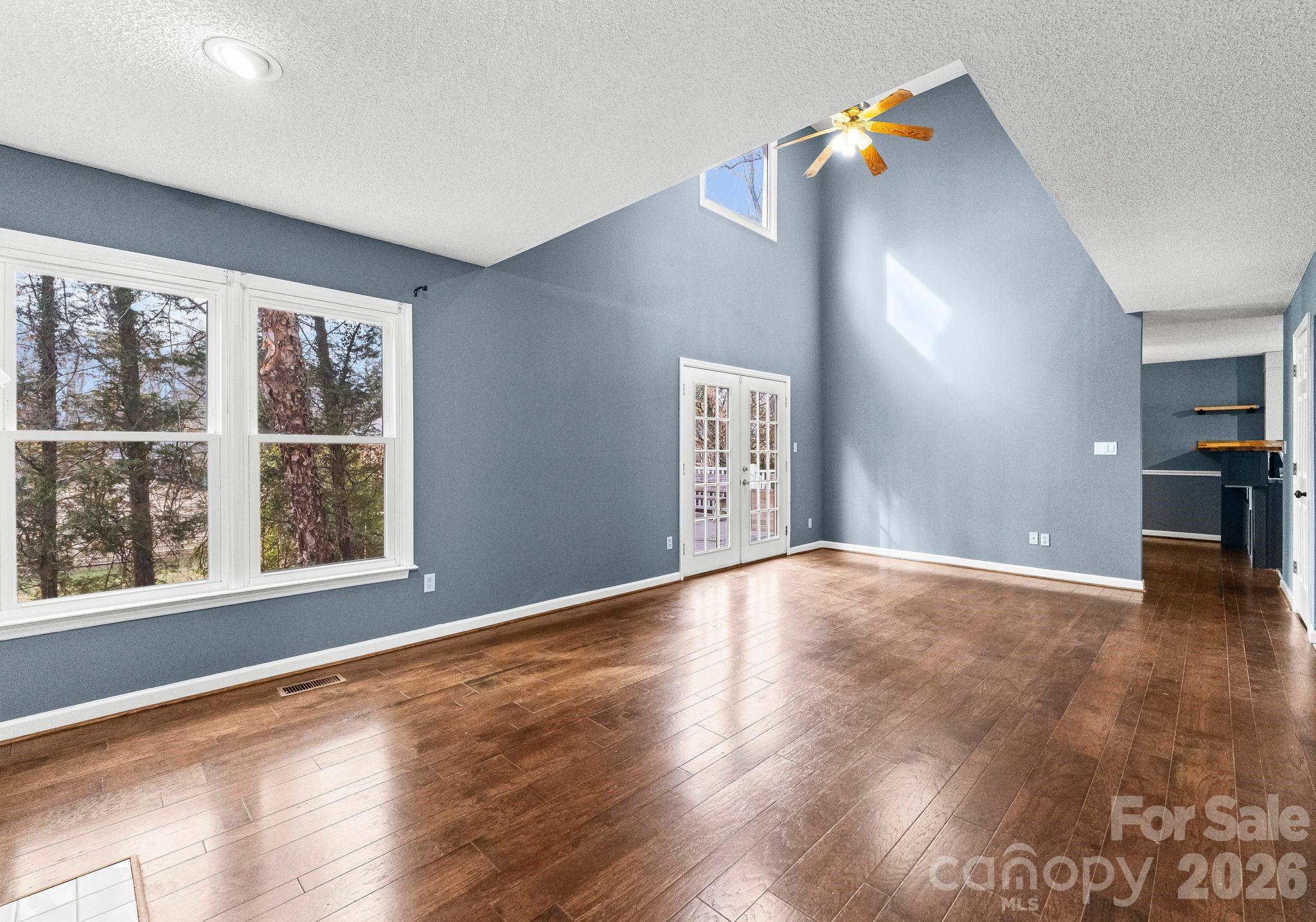 22 31st Avenue Court NE