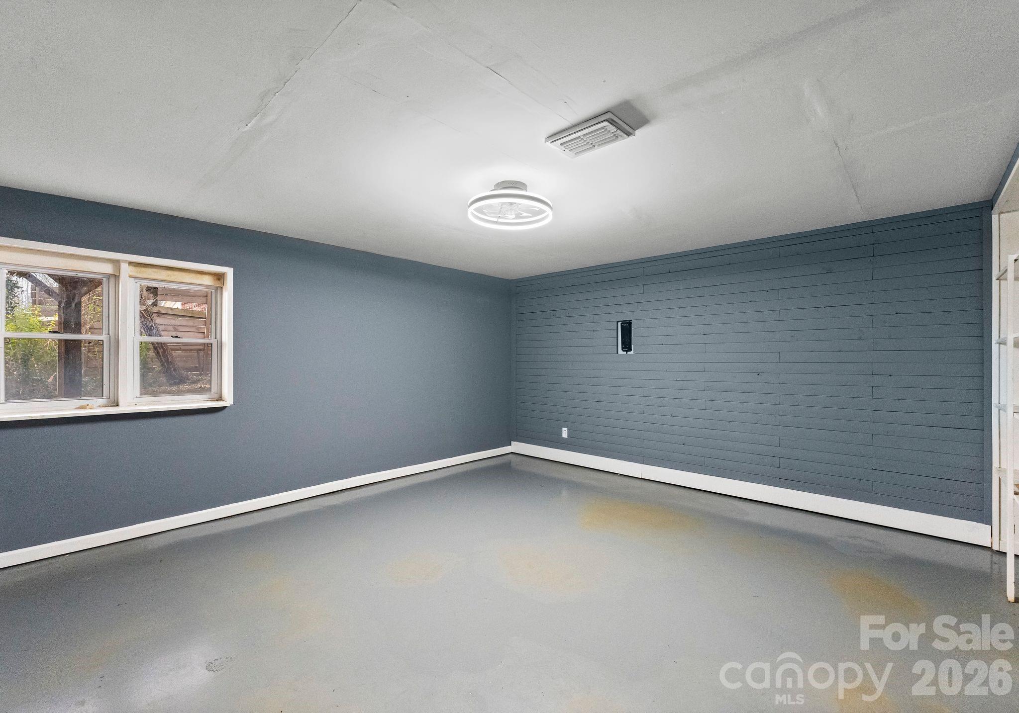 22 31st Avenue Court NE