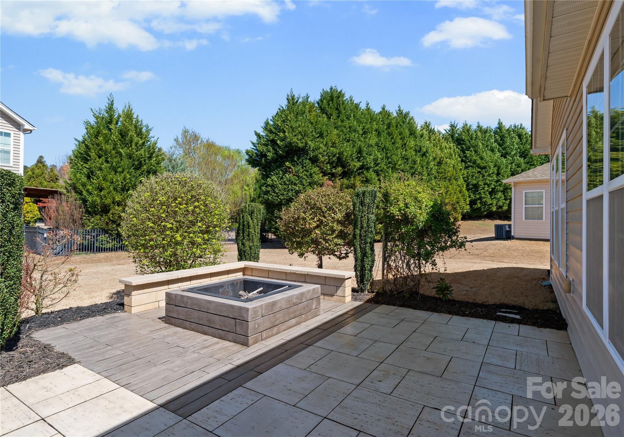5049 Gladiola Way