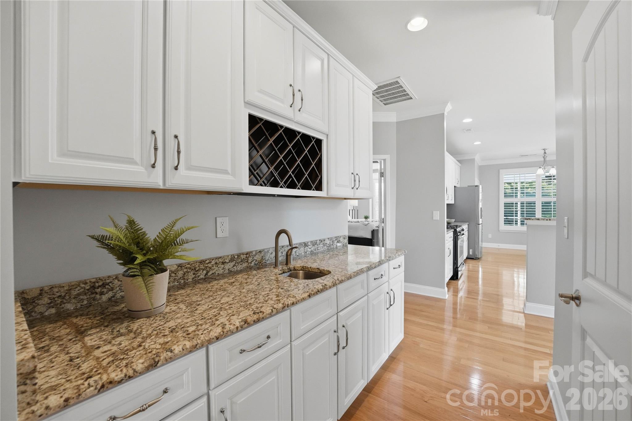 5068 Gladiola Way
