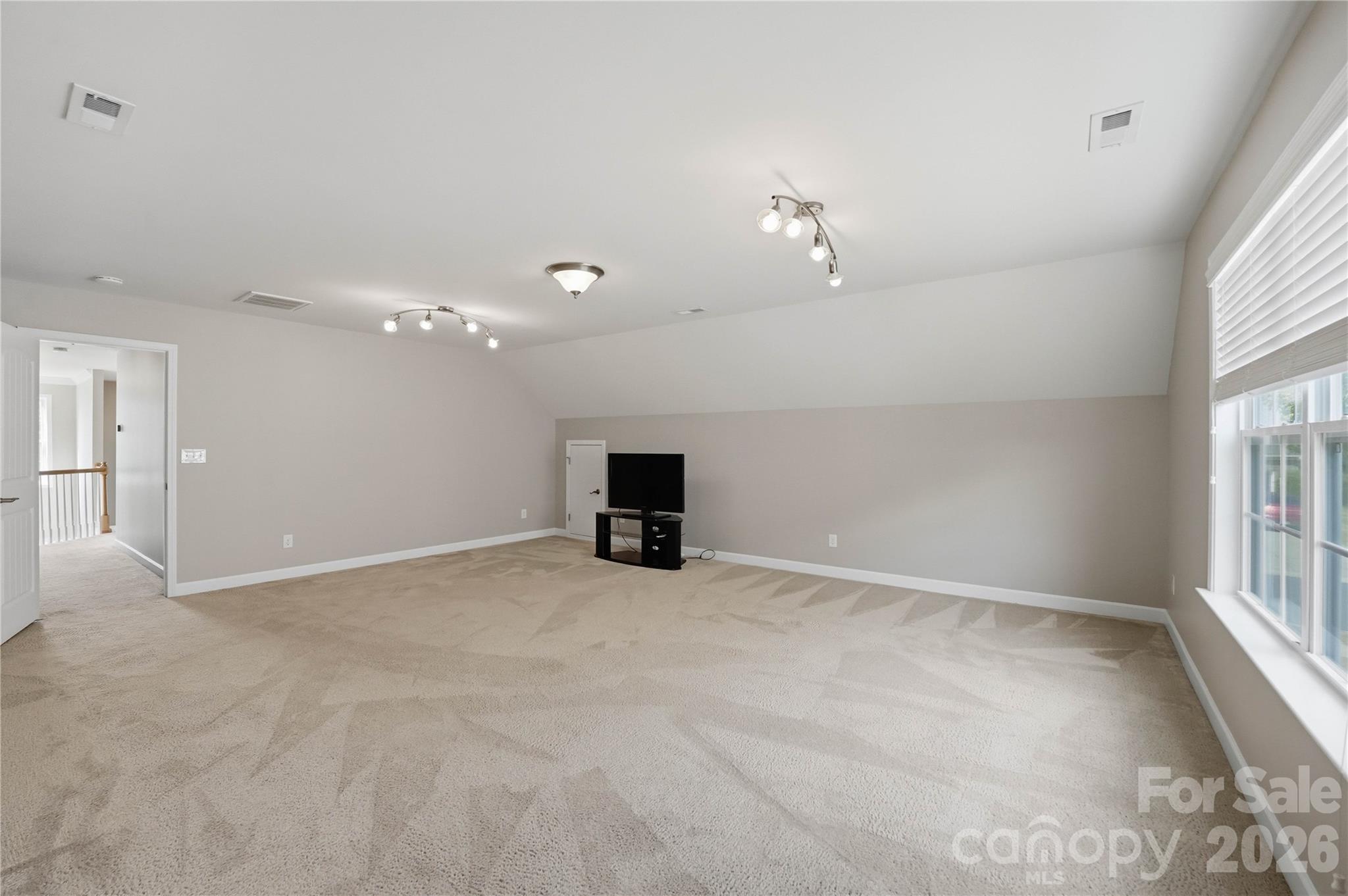 5068 Gladiola Way
