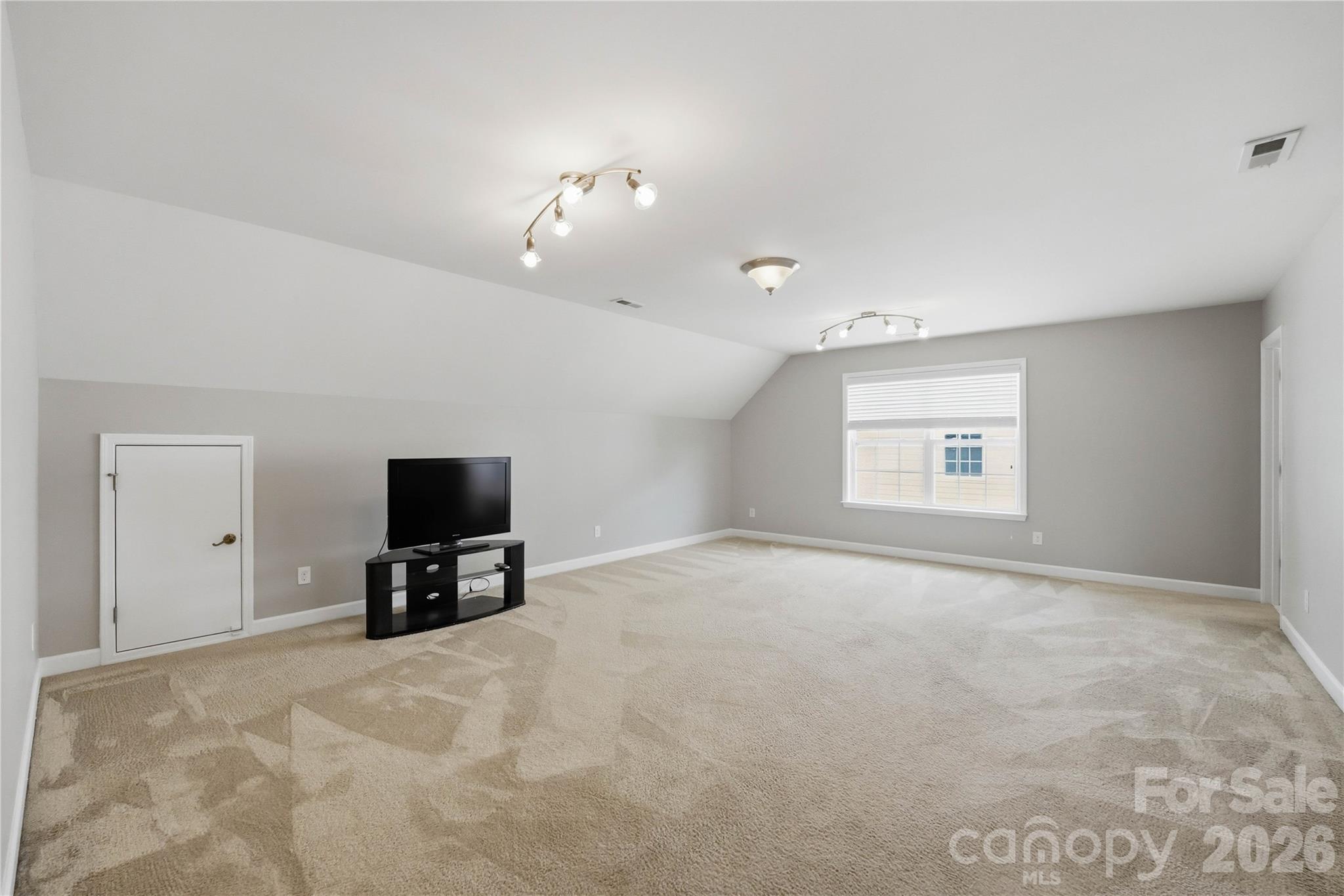 5068 Gladiola Way