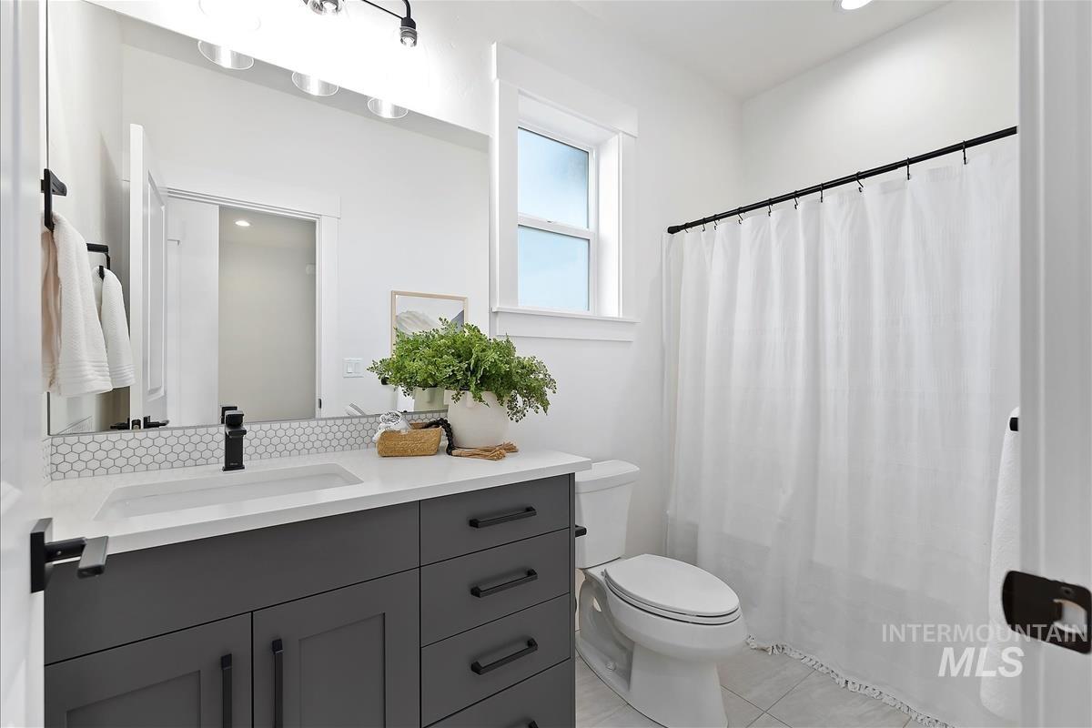 2548 E Sawtelle Peak St
