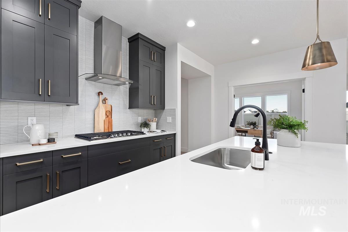2548 E Sawtelle Peak St