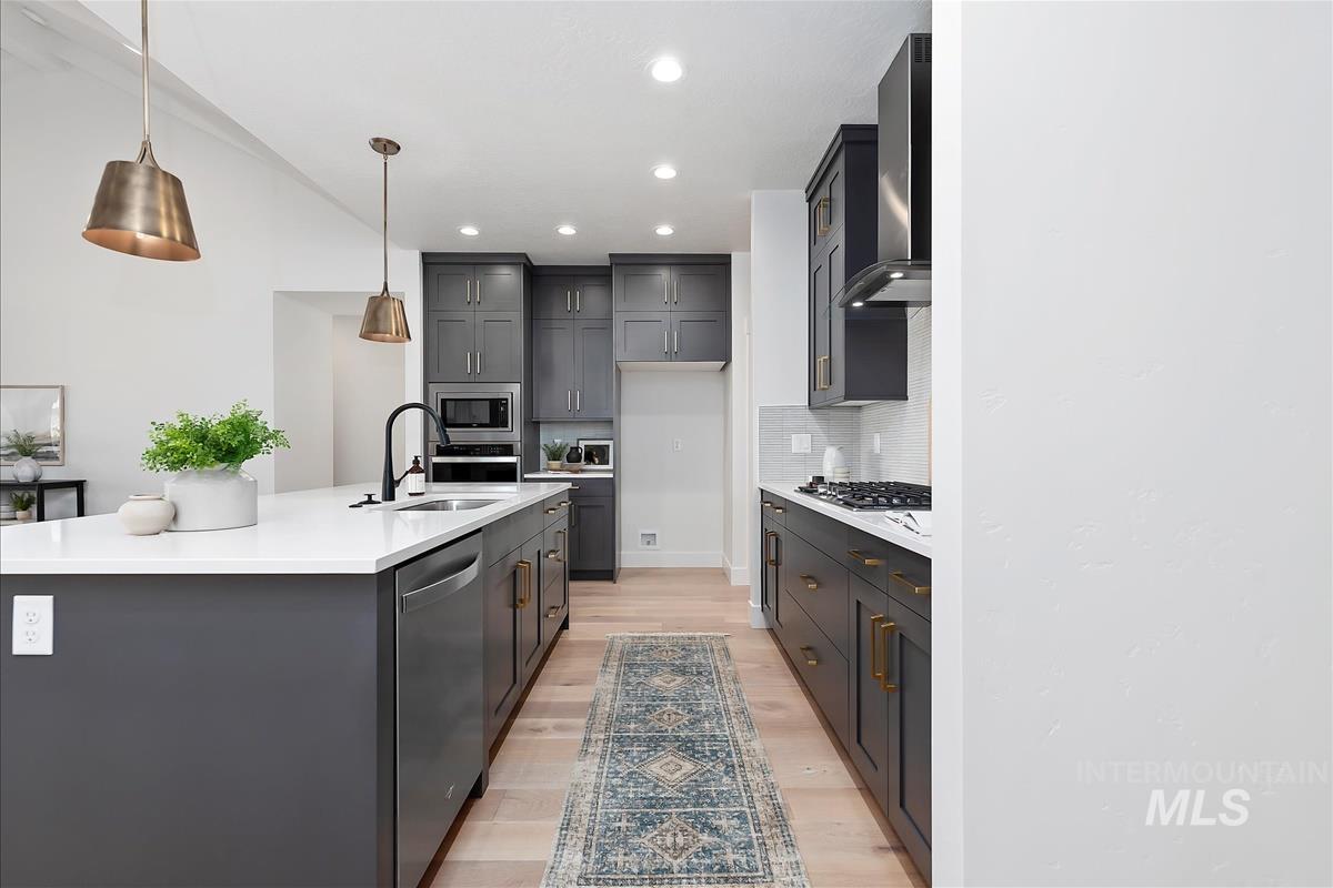 2548 E Sawtelle Peak St