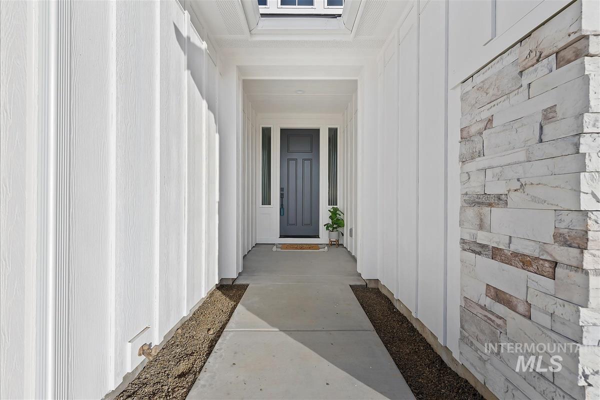 2548 E Sawtelle Peak St