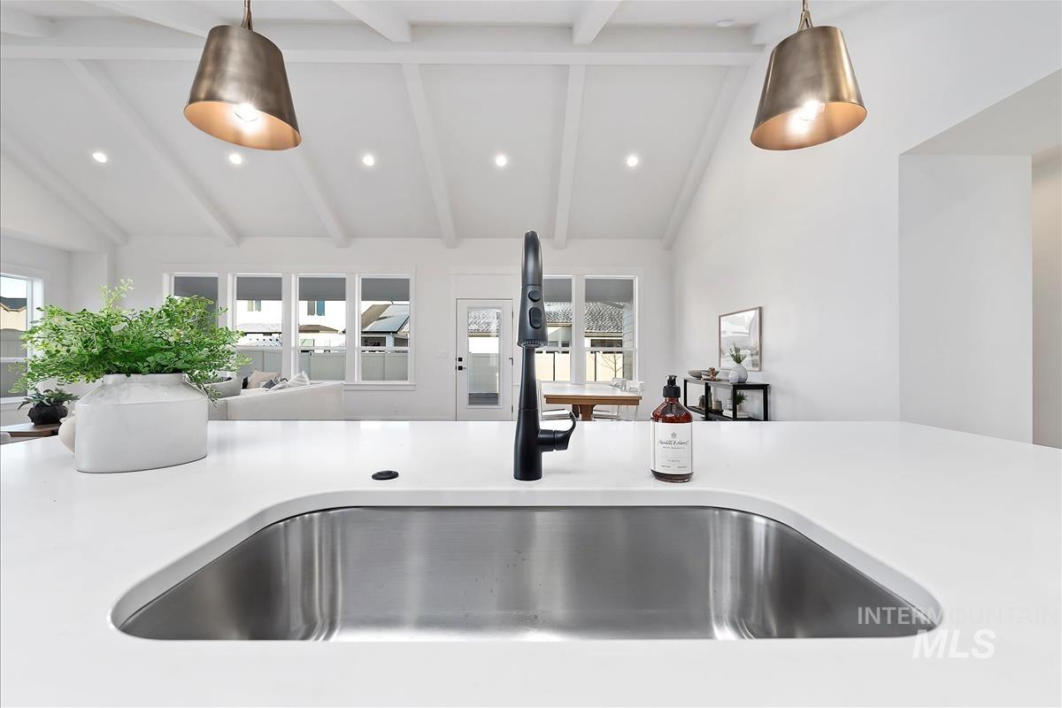 2548 E Sawtelle Peak St
