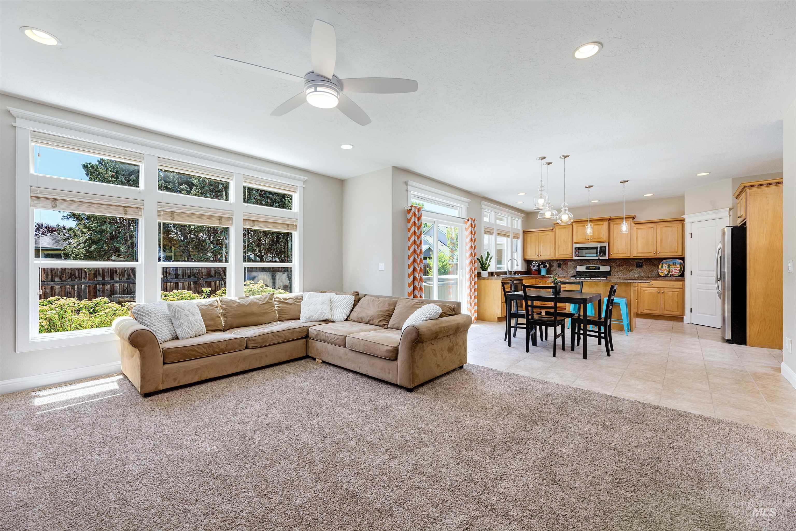 1807 W Glade Creek Street