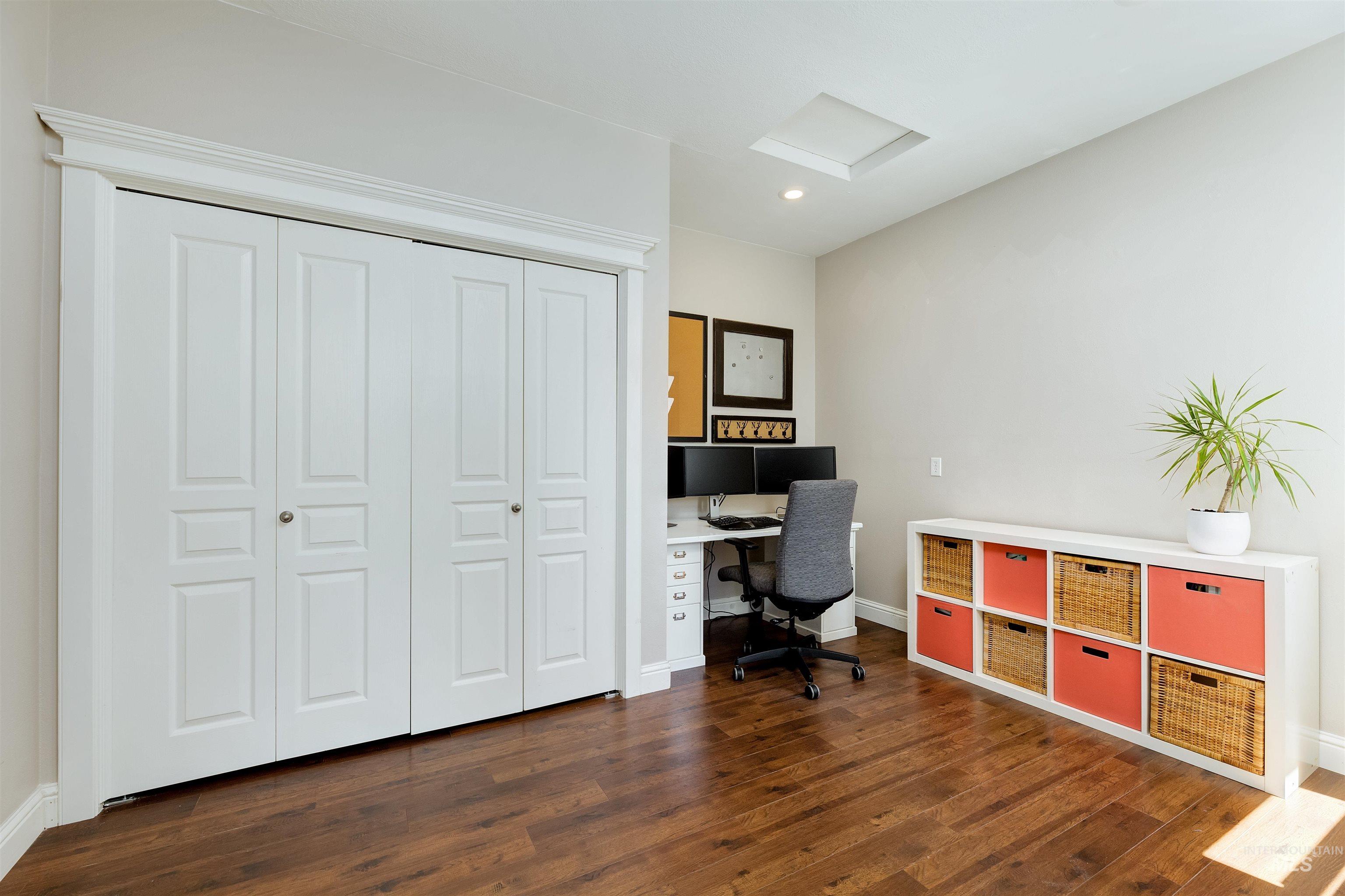 1807 W Glade Creek Street