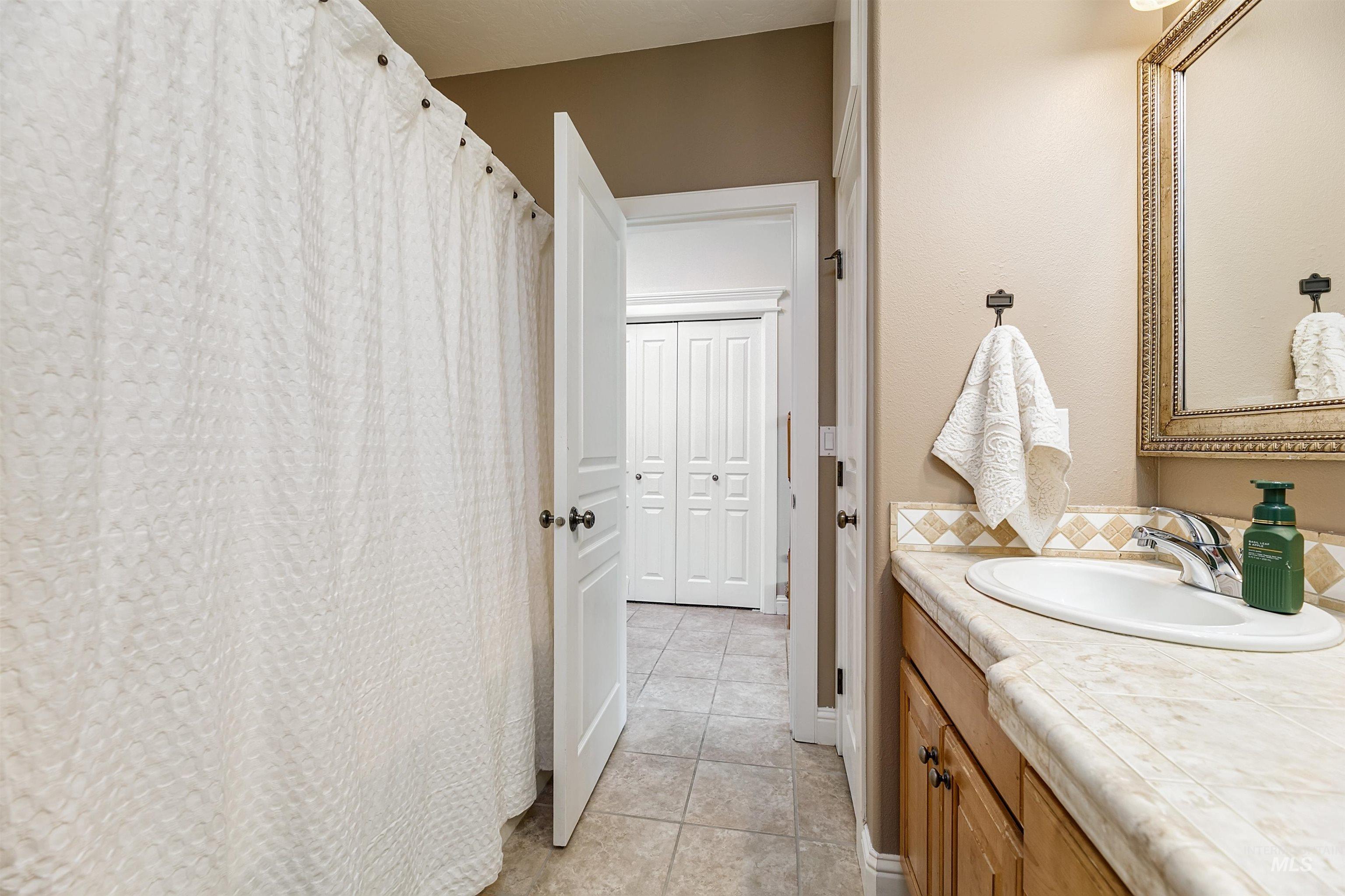 1807 W Glade Creek Street