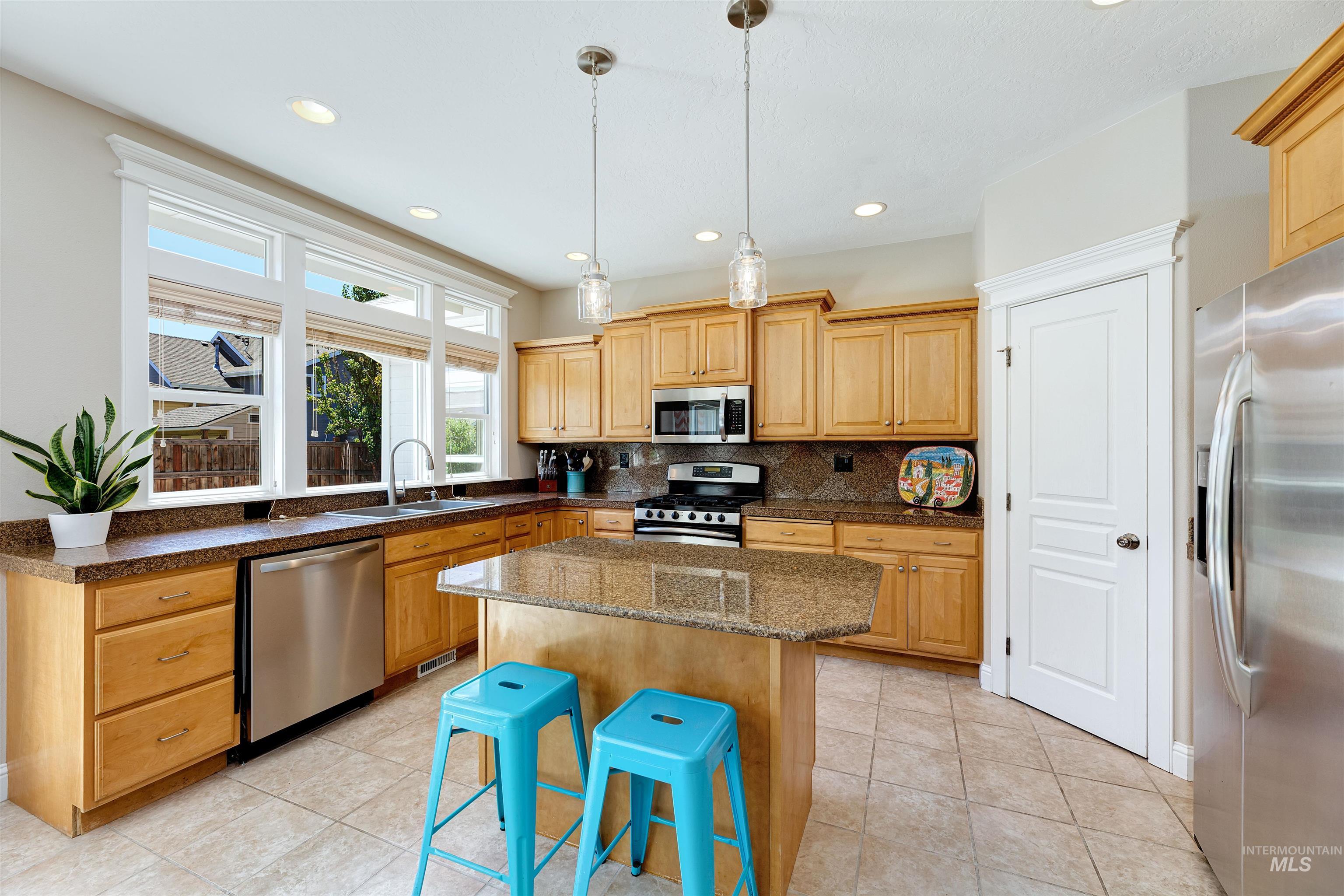 1807 W Glade Creek Street