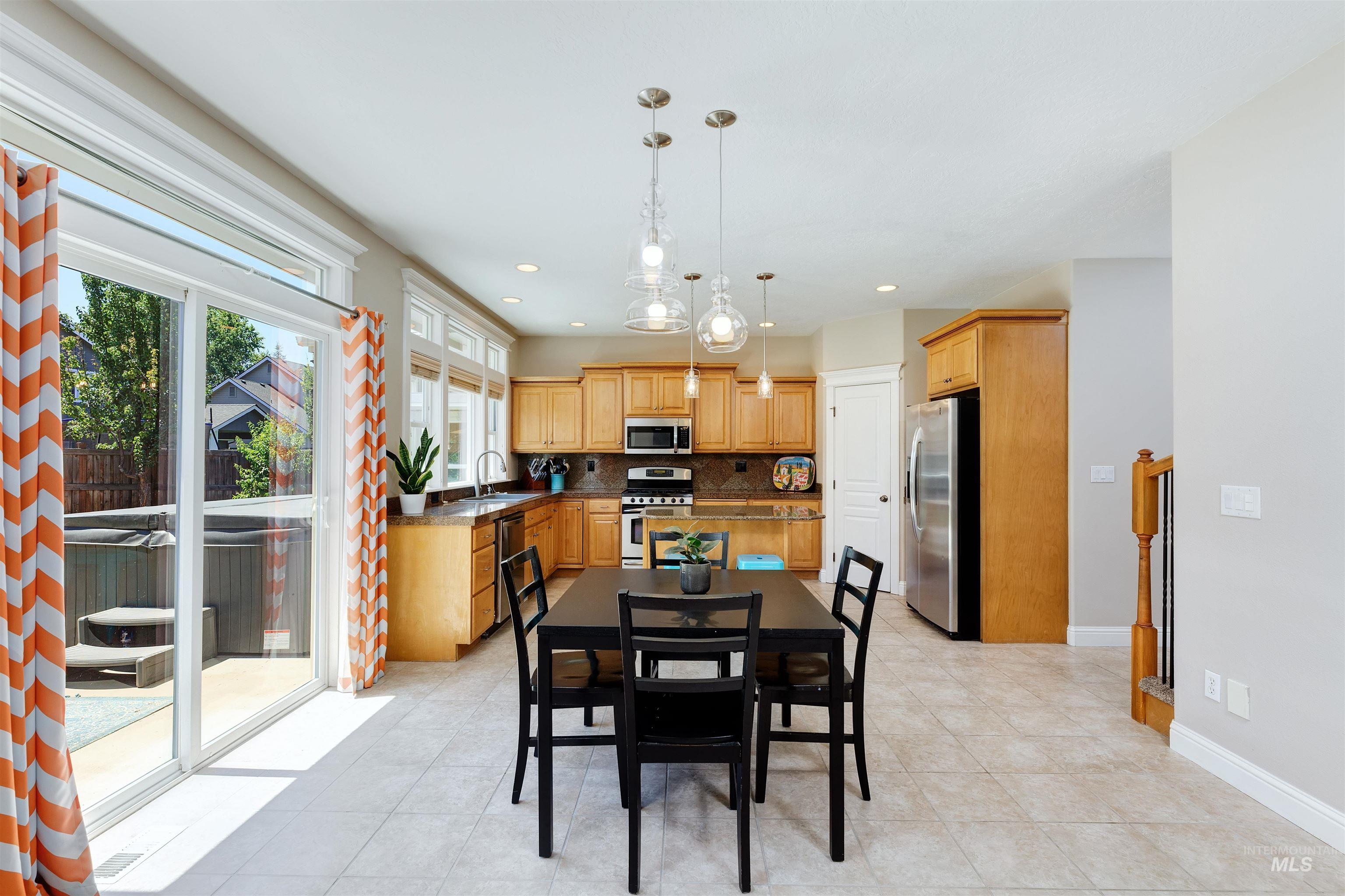 1807 W Glade Creek Street