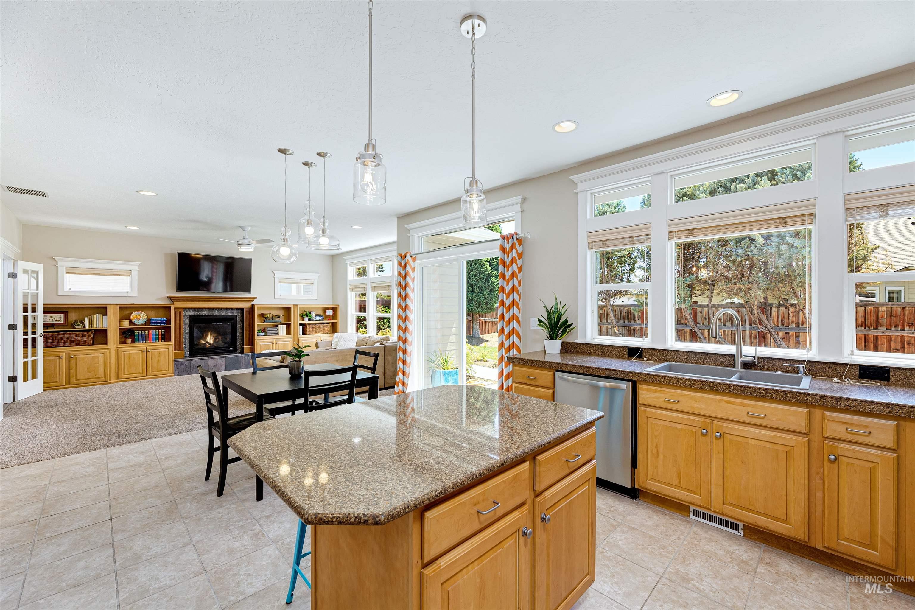 1807 W Glade Creek Street