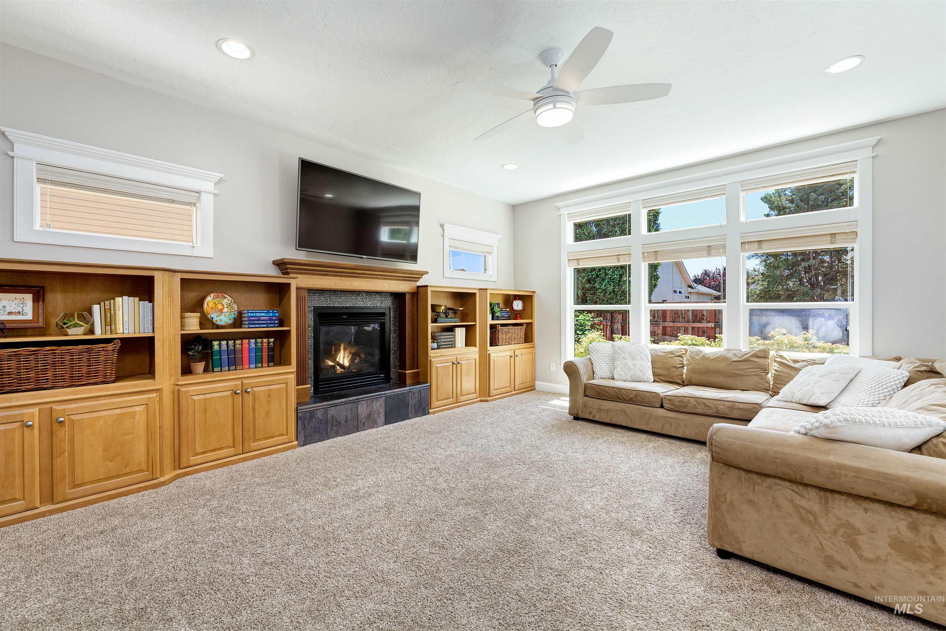 1807 W Glade Creek Street