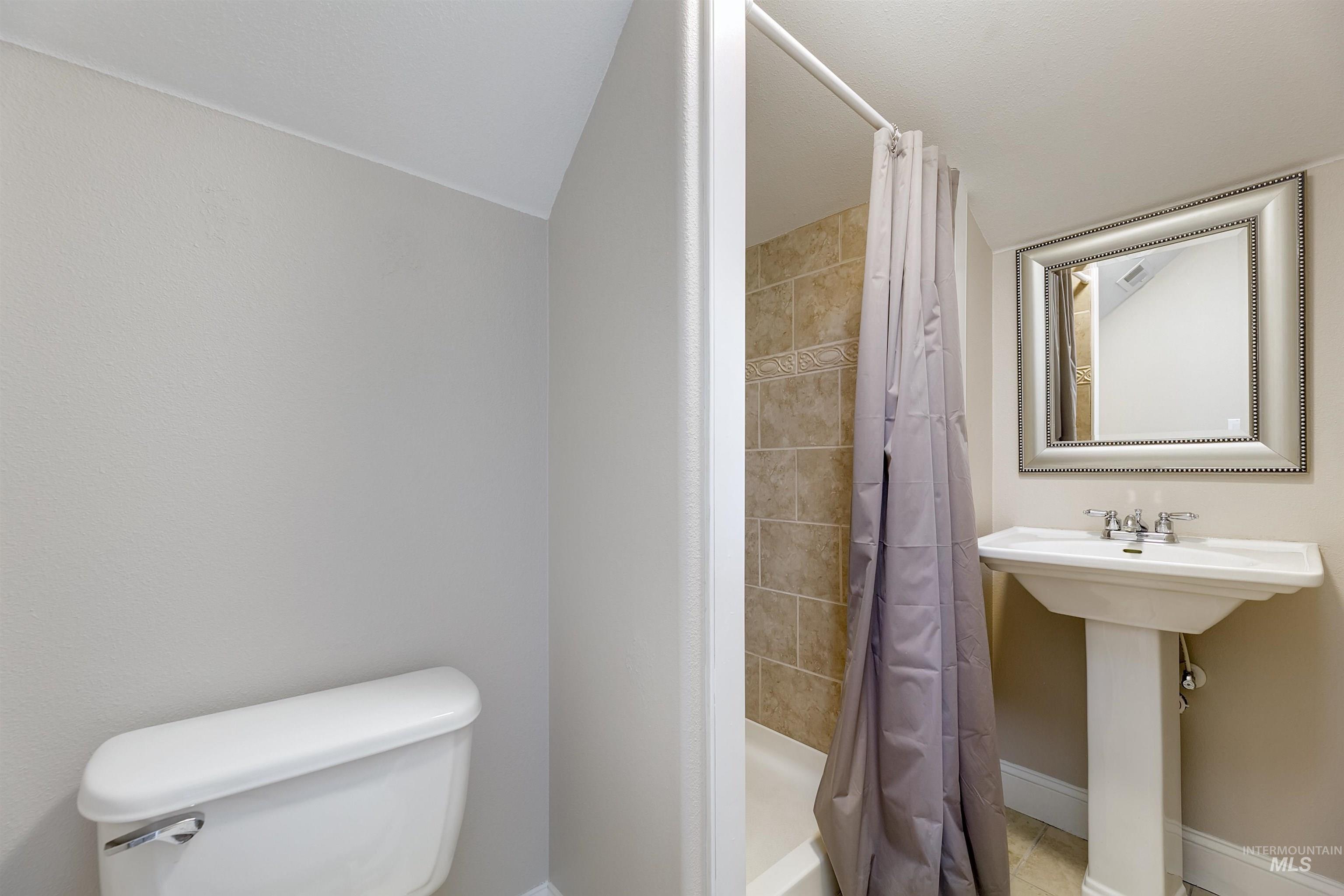 1807 W Glade Creek Street