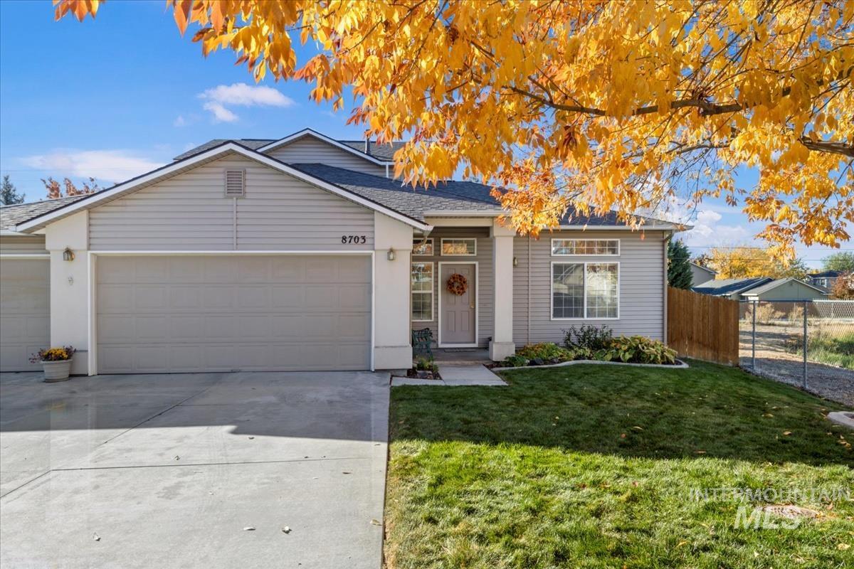 8703 W Tillamook Dr
