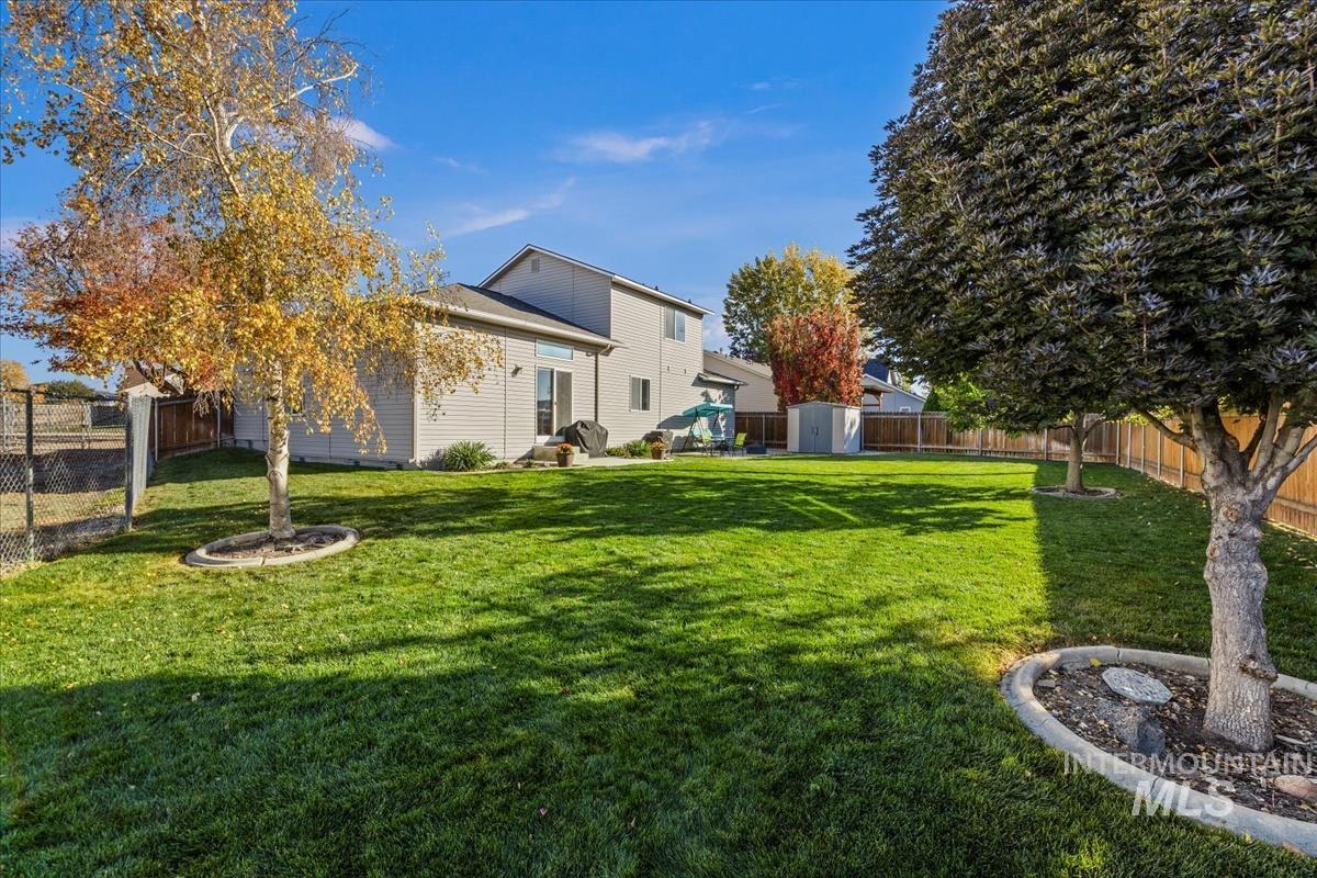 8703 W Tillamook Dr
