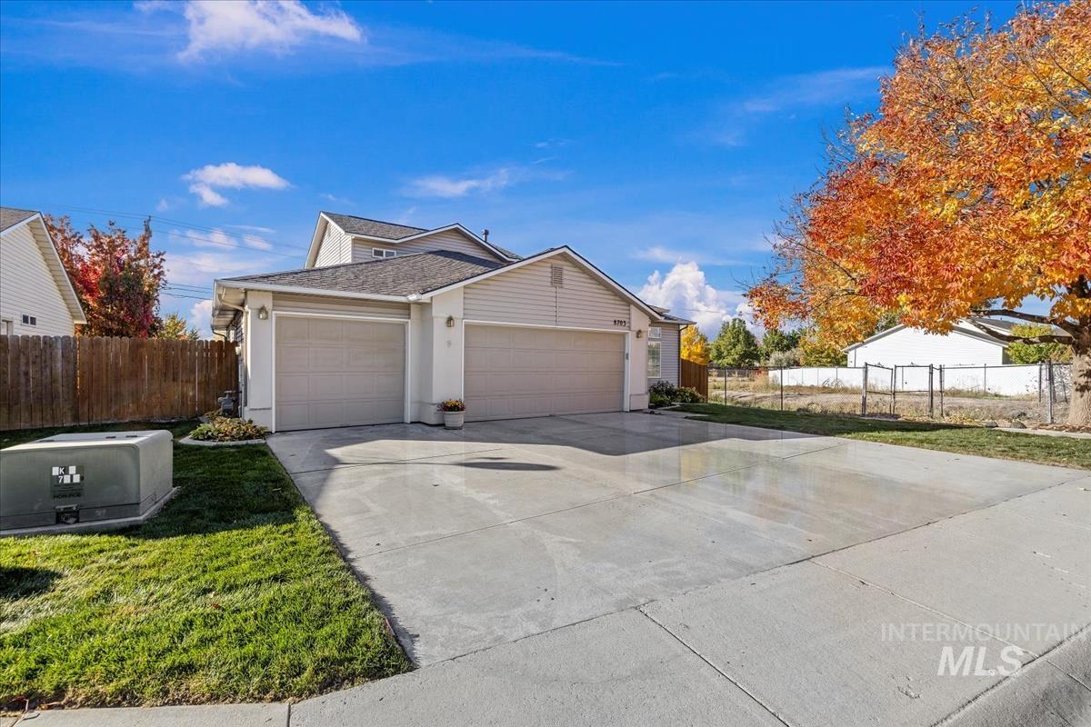 8703 W Tillamook Dr