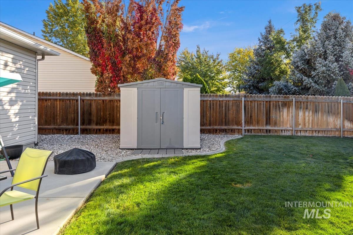 8703 W Tillamook Dr