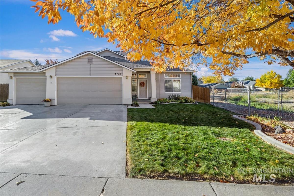 8703 W Tillamook Dr