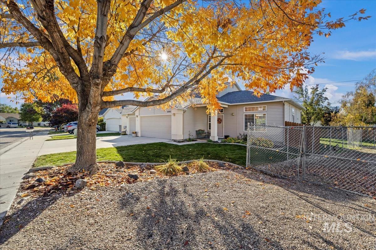 8703 W Tillamook Dr