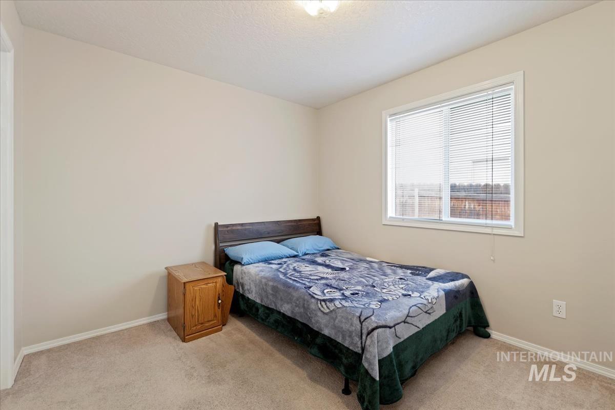 8703 W Tillamook Dr