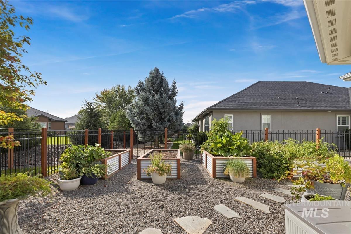 1560 N Lake Placid Ave