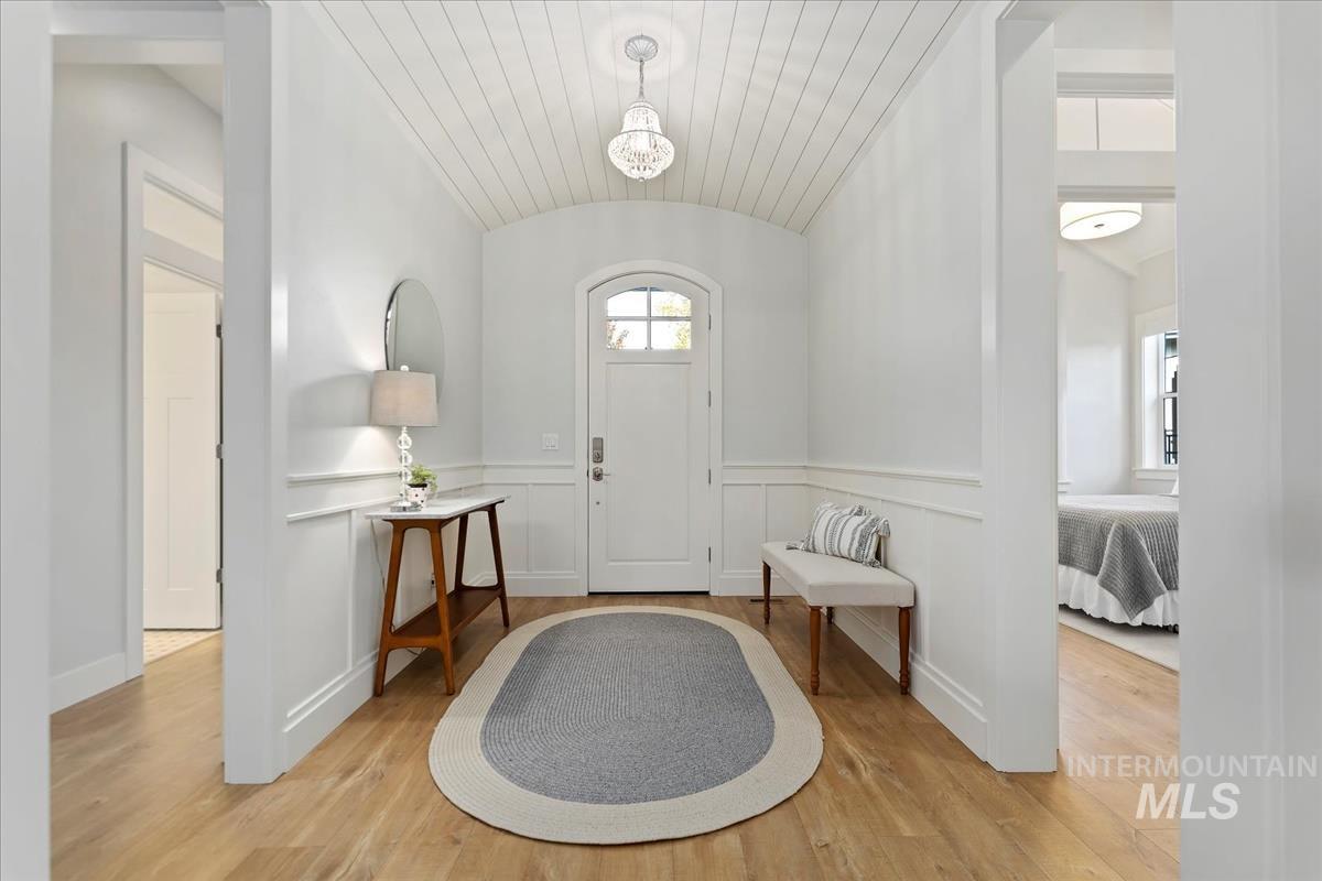 1560 N Lake Placid Ave