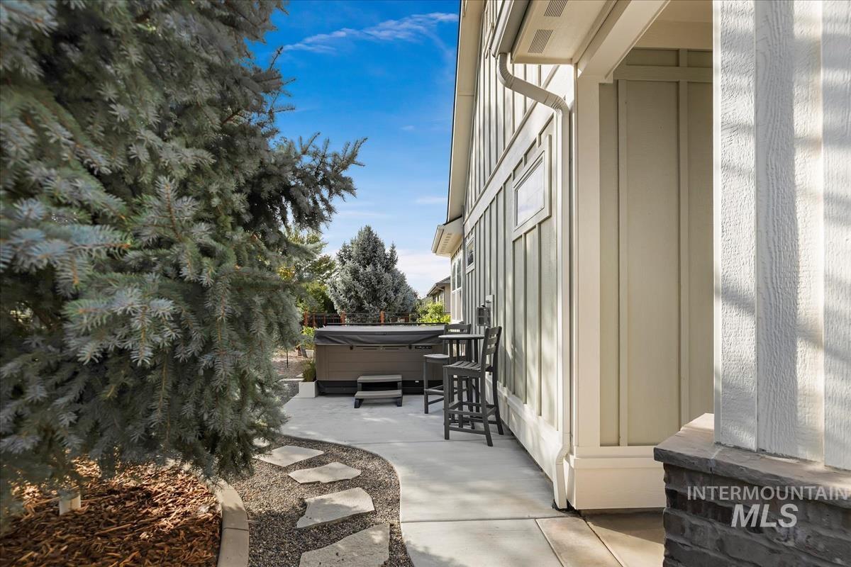 1560 N Lake Placid Ave