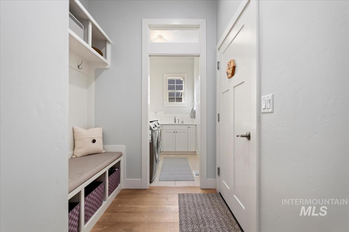 1560 N Lake Placid Ave