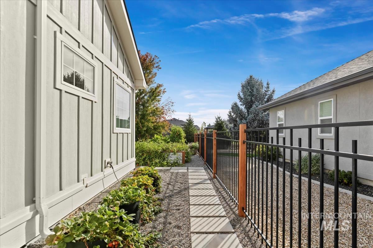 1560 N Lake Placid Ave