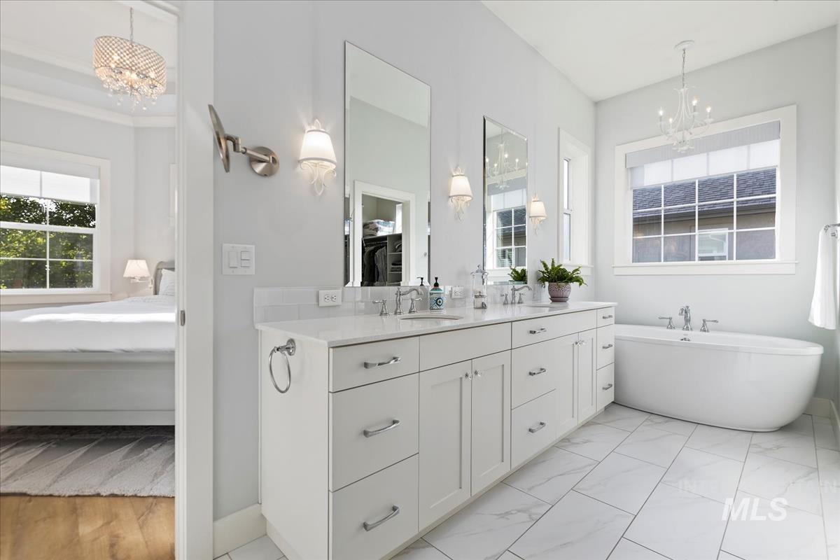 1560 N Lake Placid Ave