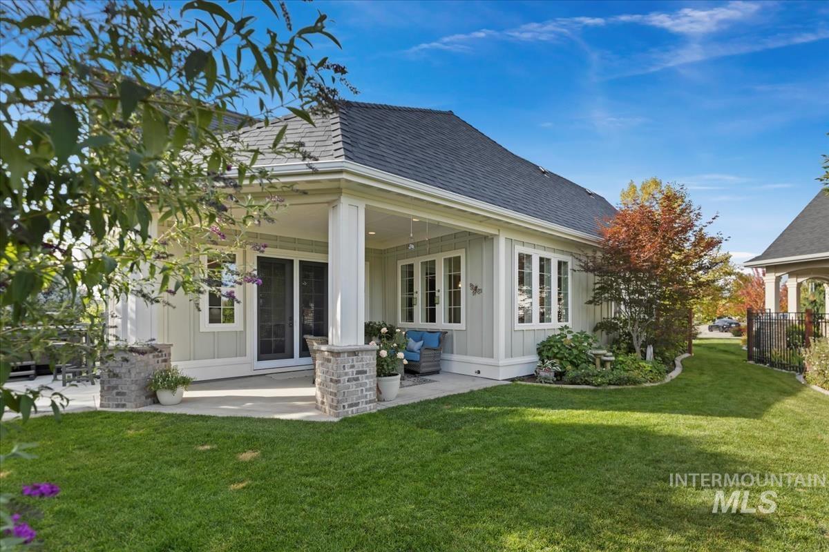 1560 N Lake Placid Ave