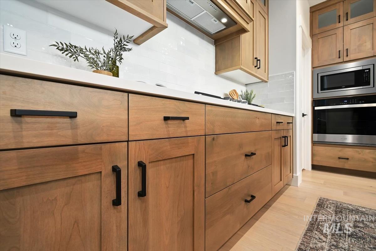 1911 N Willowick Ave