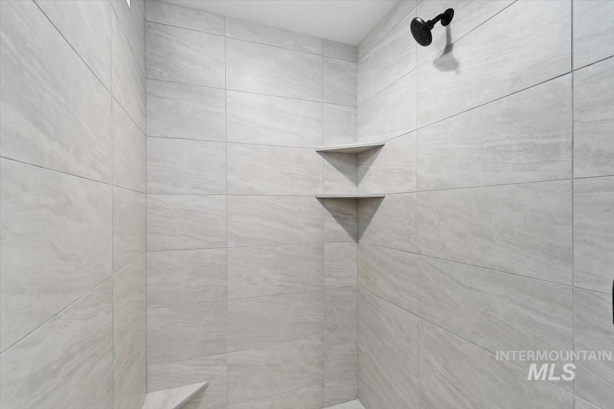 1911 N Willowick Ave