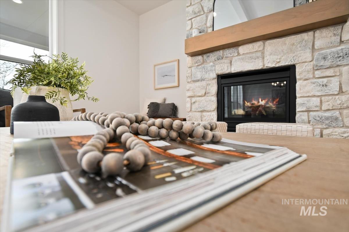 1911 N Willowick Ave