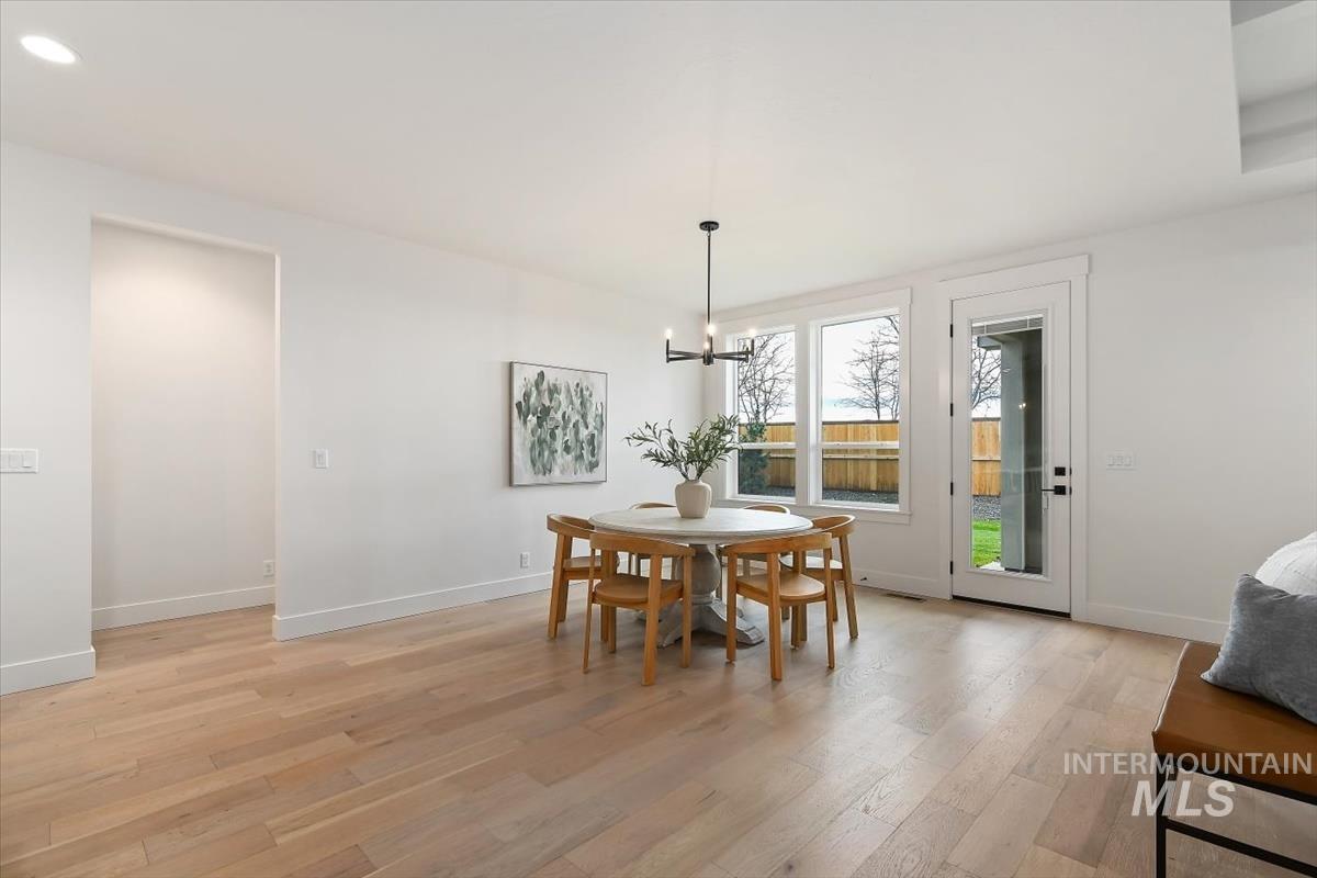 1911 N Willowick Ave