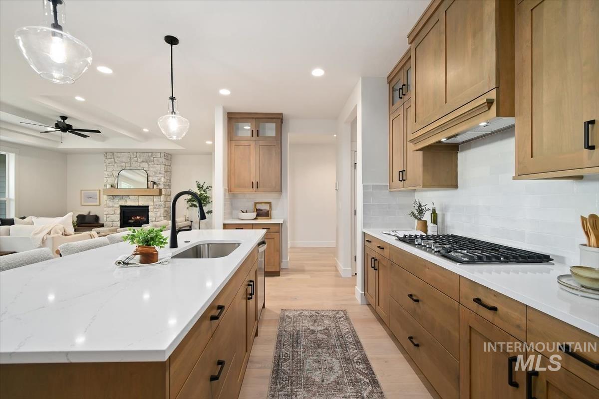 1911 N Willowick Ave