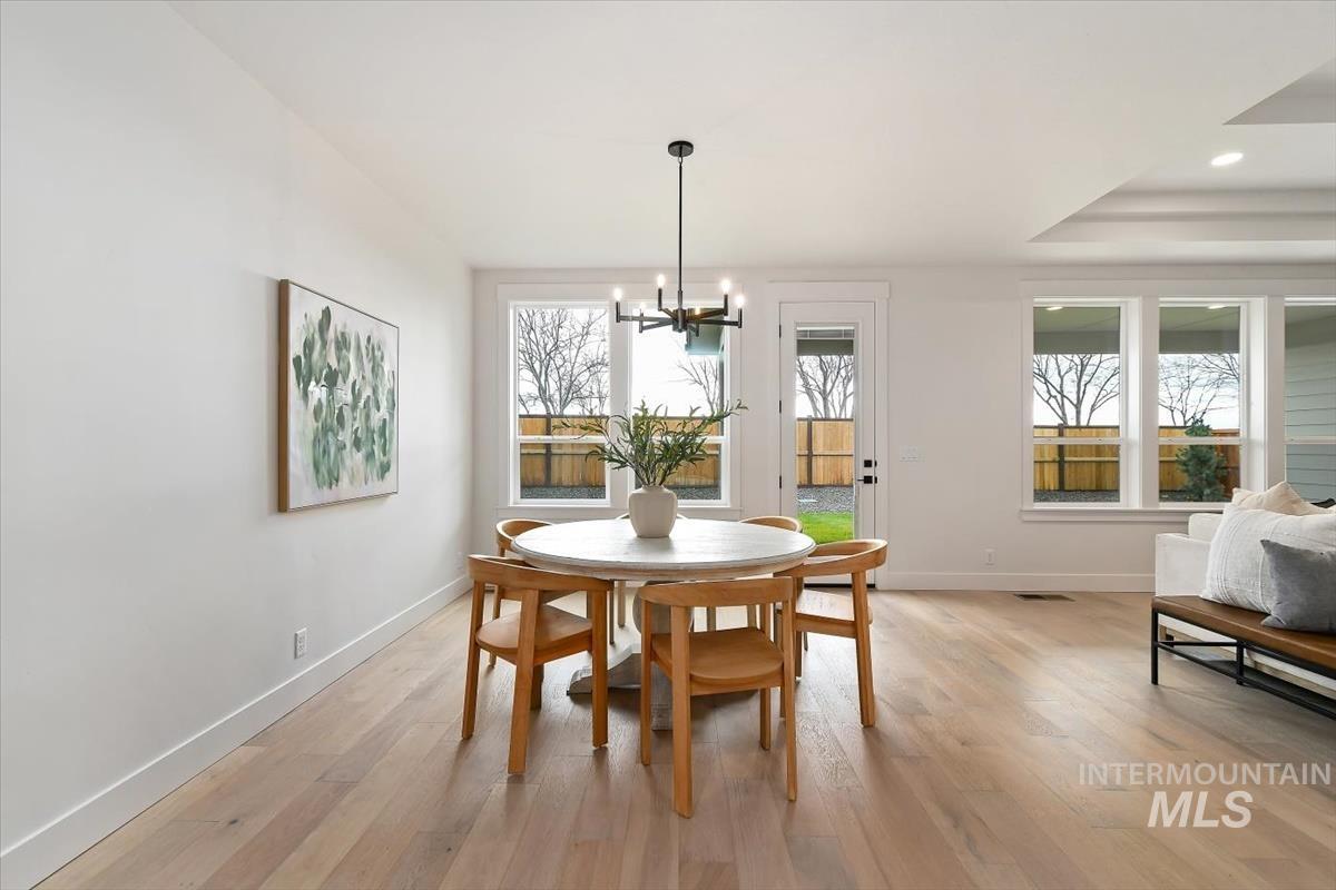 1911 N Willowick Ave