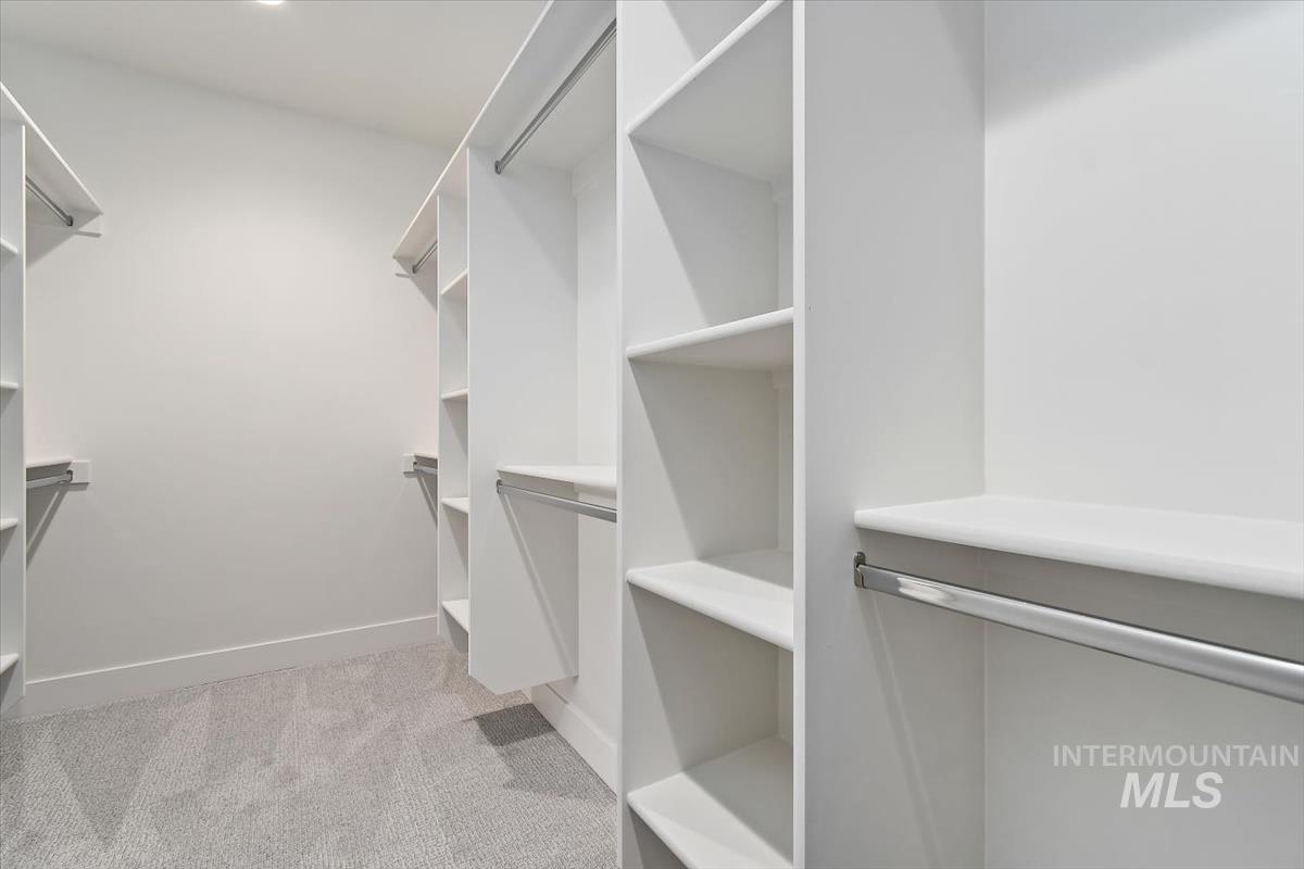 1911 N Willowick Ave