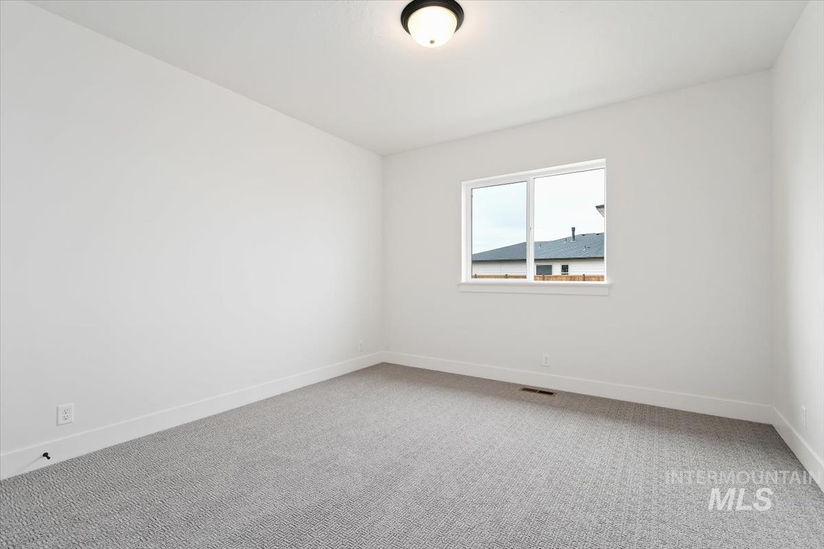 1911 N Willowick Ave