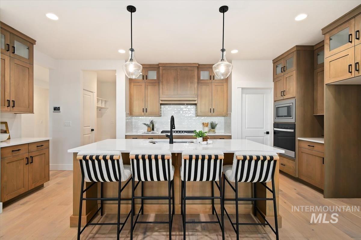 1911 N Willowick Ave