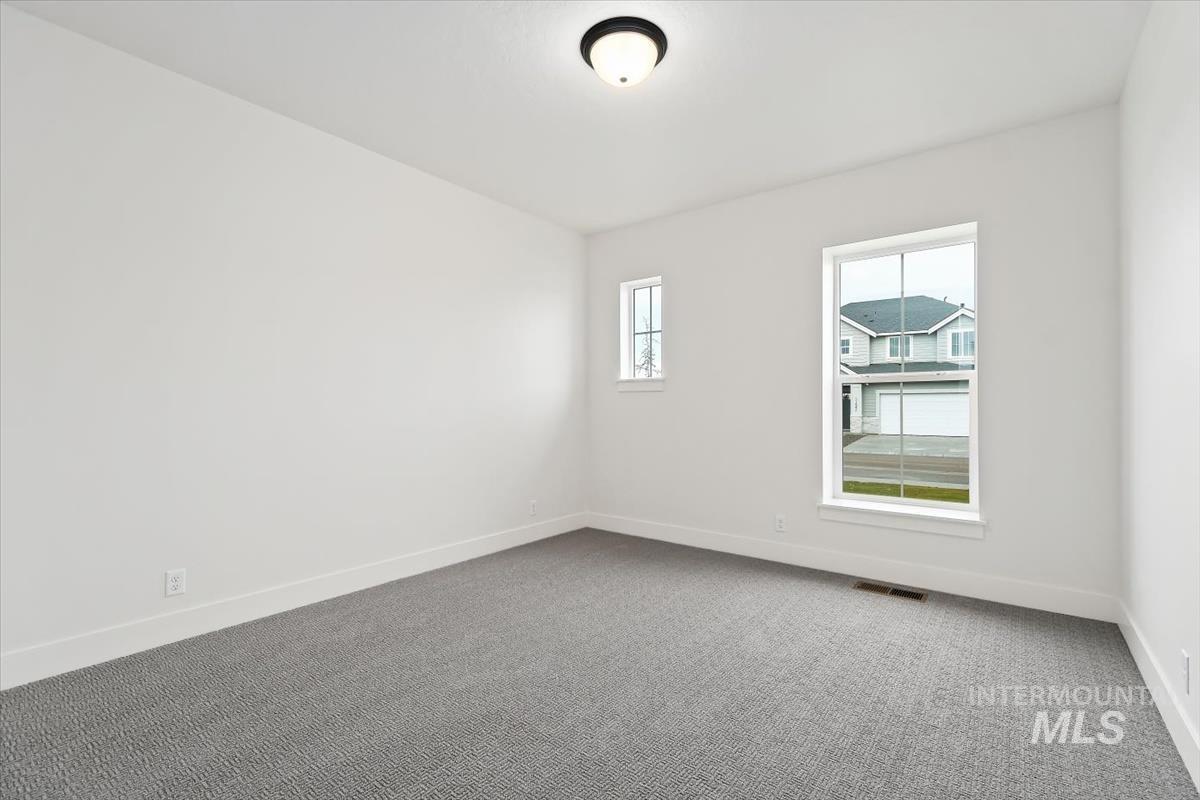 1911 N Willowick Ave